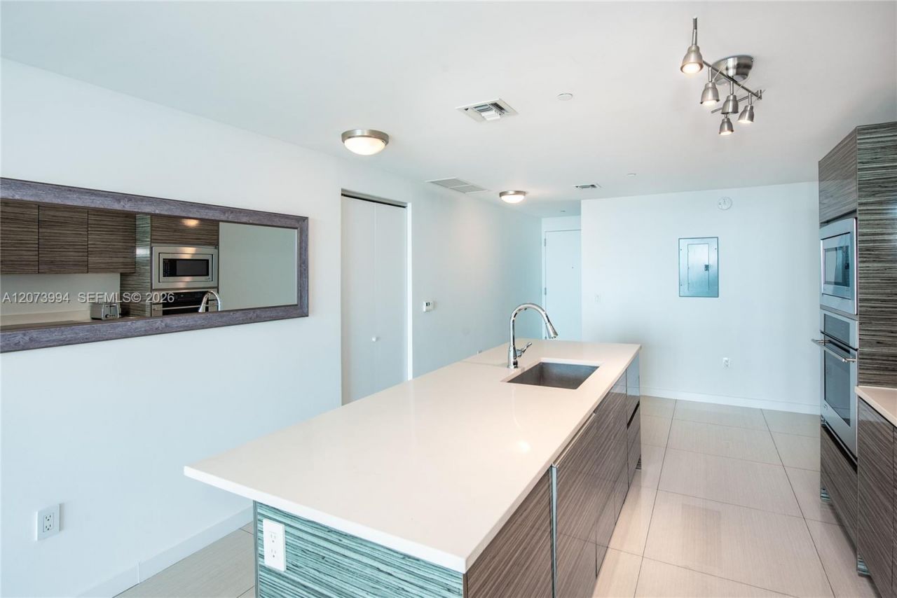 460 NE 28th St, Unit 2202, Miami, FL 33137 Photo