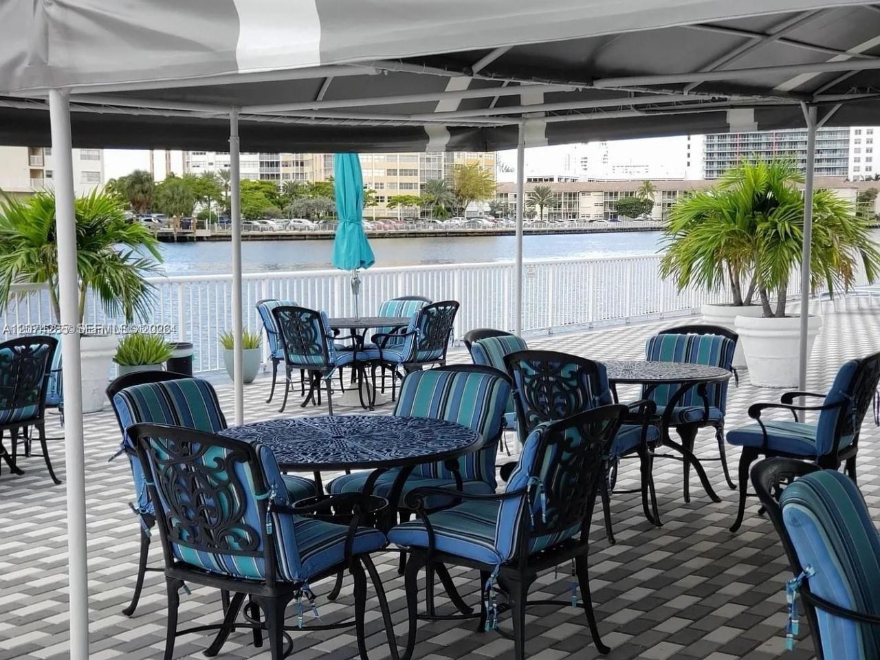 1913 S Ocean Dr, Unit 422, Hallandale Beach, FL 33009 Photo