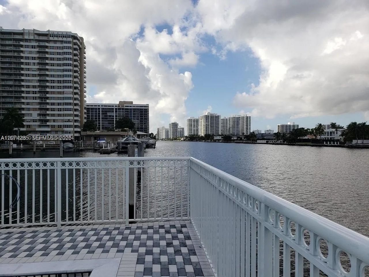 1913 S Ocean Dr, Unit 422, Hallandale Beach, FL 33009 Photo