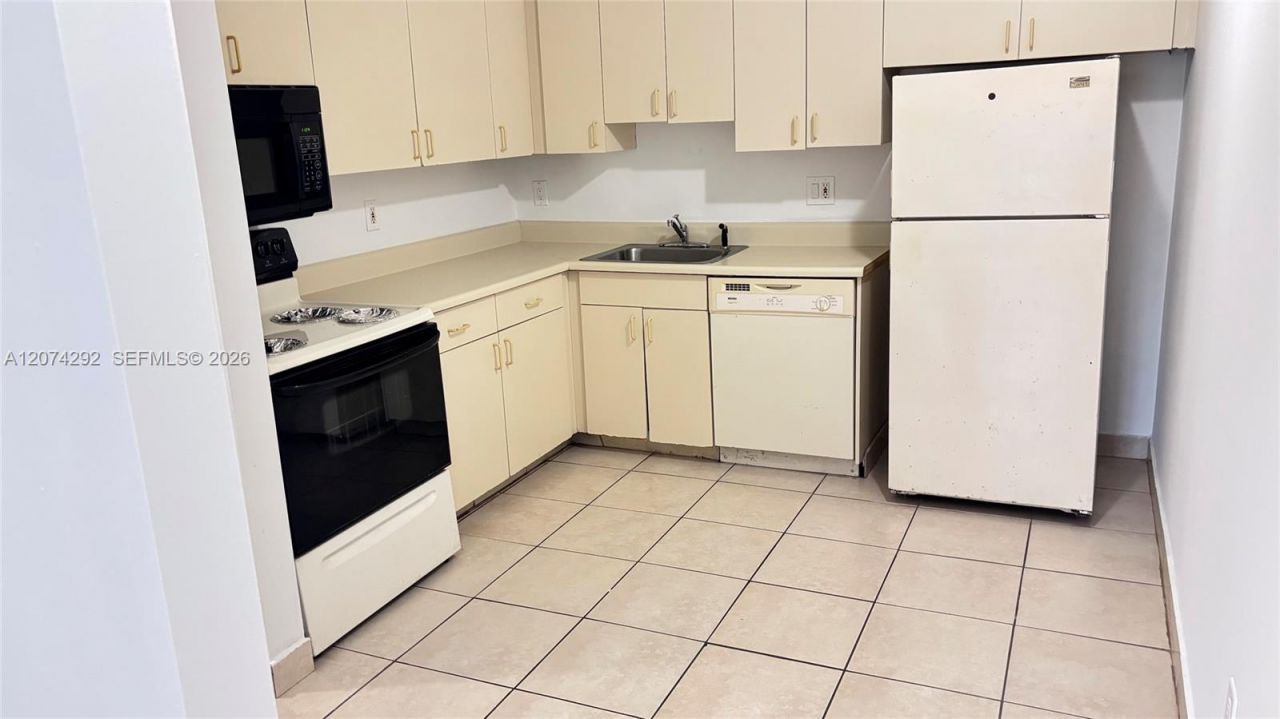21121 SW 85th Ave , Unit 308, Cutler Bay, FL 33189 Photo