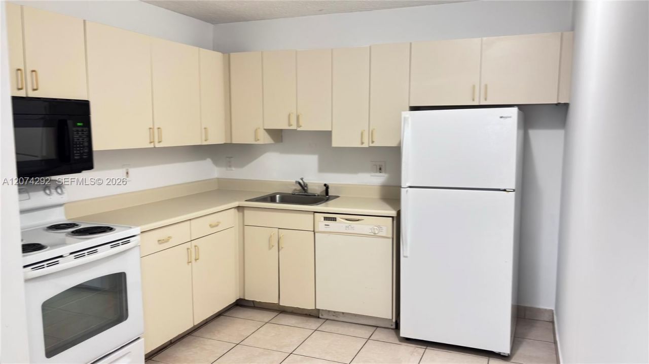 21121 SW 85th Ave, Unit 308, Cutler Bay, FL 33189 Photo
