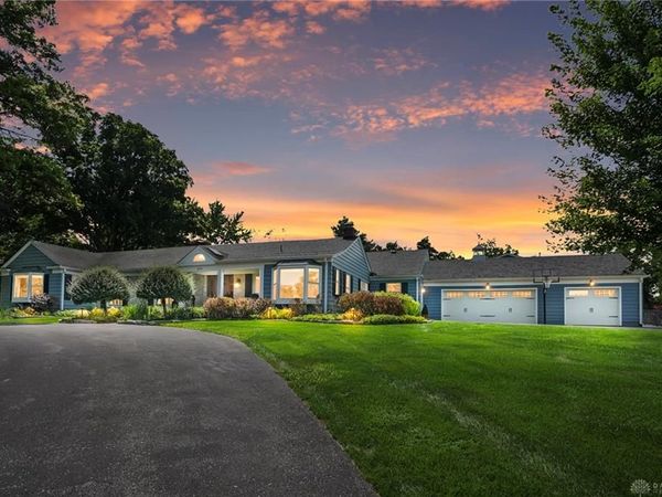 4275 Trails End Drive, Kettering, OH 45429