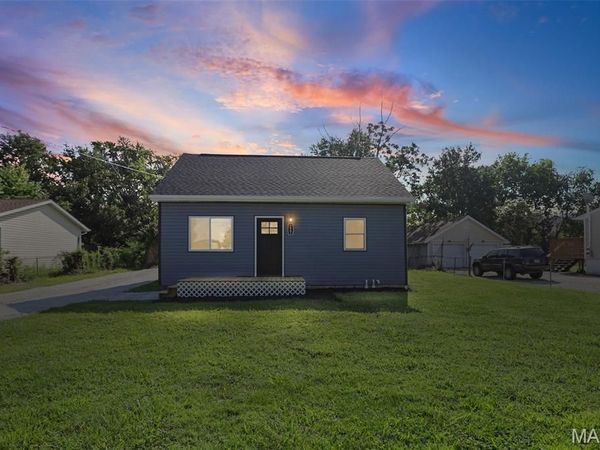 222 Lindenwood Drive, East Alton, IL 62024