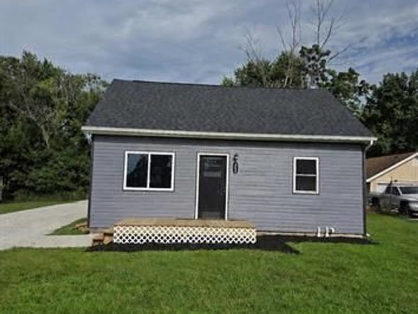 222 Lindenwood Drive , East Alton, IL 62024