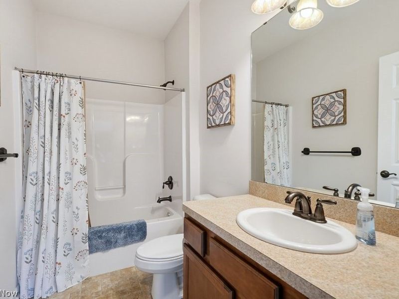 568 Hyannis Port Circle, Avon Lake, OH 44012 Photo 21