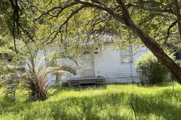 1819 Gilbert Ln. photo 4