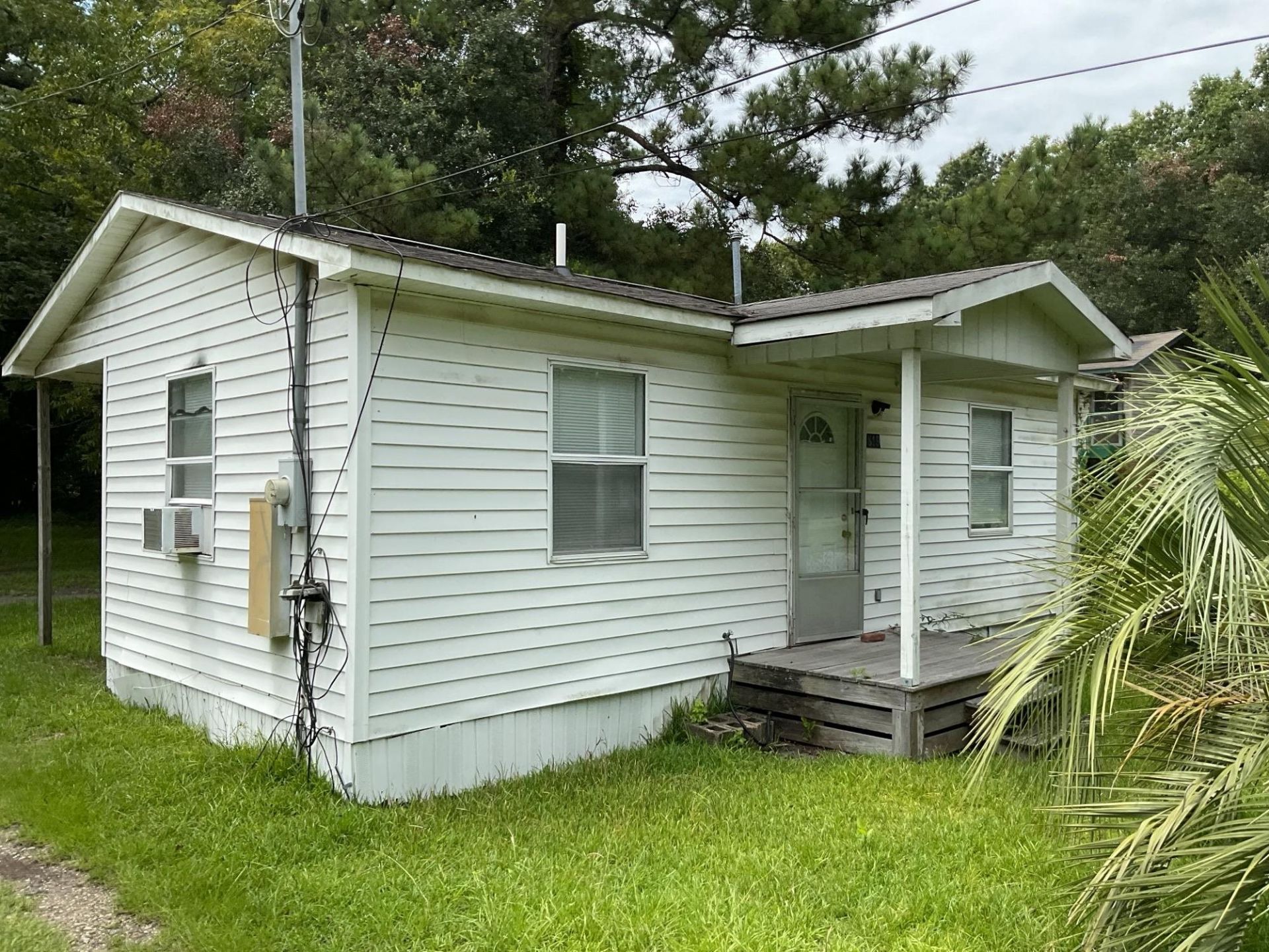 1819 Gilbert Ln. Photo 3