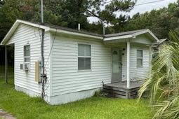 1819 Gilbert Ln. photo 4