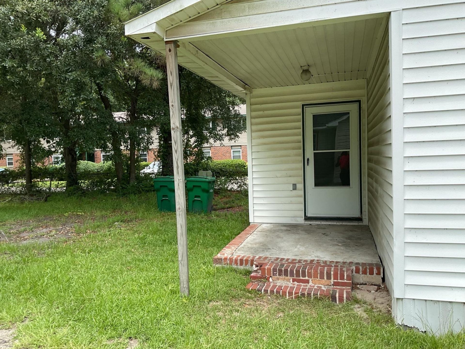 1819 Gilbert Ln. Photo 5