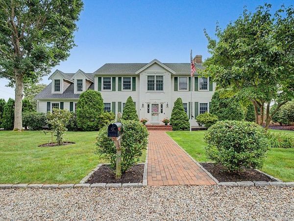 12 Gordon Ln, Yarmouth, MA 02675