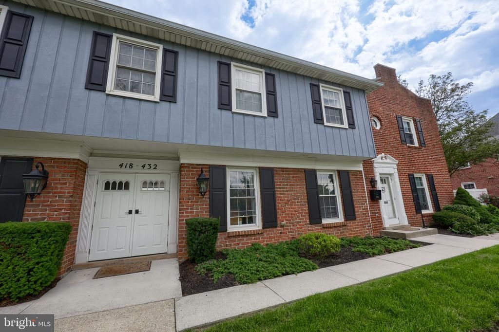430 W CHOCOLATE AVENUE , HERSHEY, PA 17033