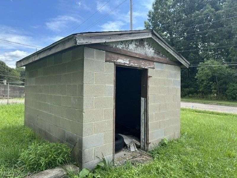 405 Drake Avenue , Youngstown, OH 44505 Photo 12