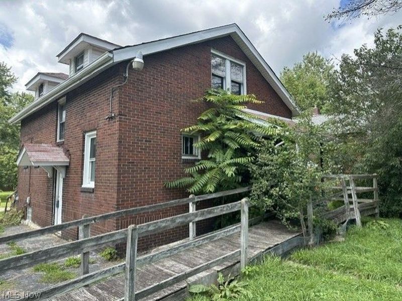 405 Drake Avenue , Youngstown, OH 44505 Photo 3