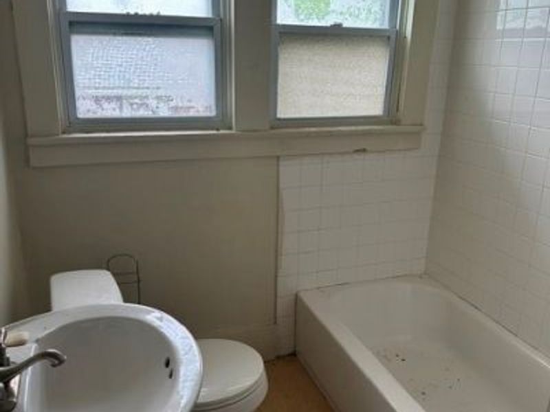 405 Drake Avenue , Youngstown, OH 44505 Photo 9