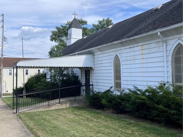 122 21st Street NW, Barberton, OH 44203