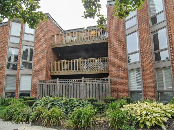 2036 N Larrabee Street , Unit 8206, Chicago, IL 60614