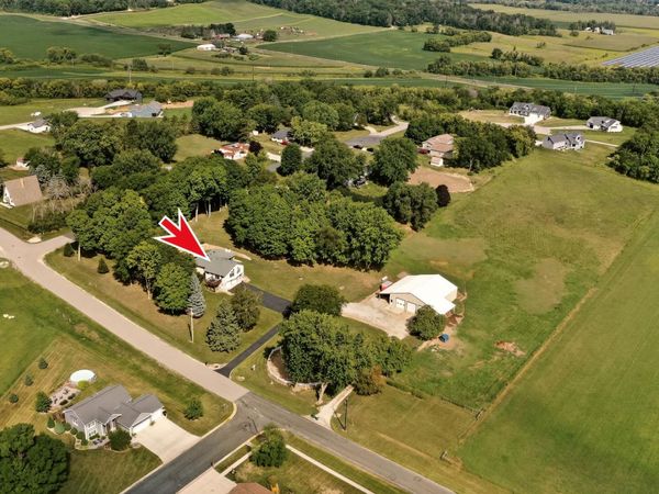 700 8th Street SW, Pine Island, MN 55963