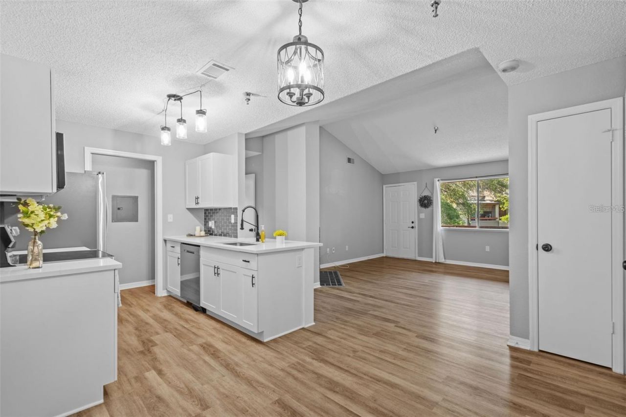 10265 Gandy Boulevard N, Unit 1406, Saint Petersburg, FL 33702 Photo