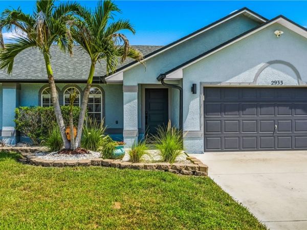 2933 SE Bella Road, Port St Lucie, FL 34984