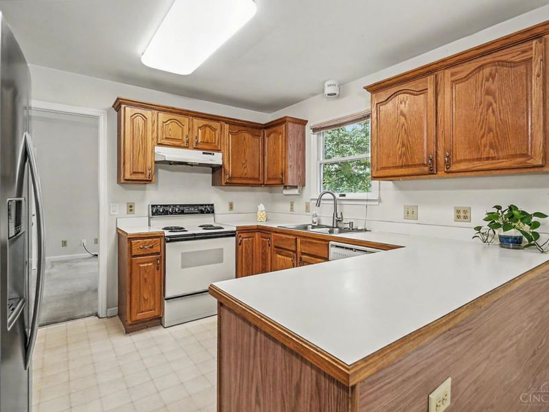 716 Winding Brook Drive, Oxford, OH 45056 Photo 5