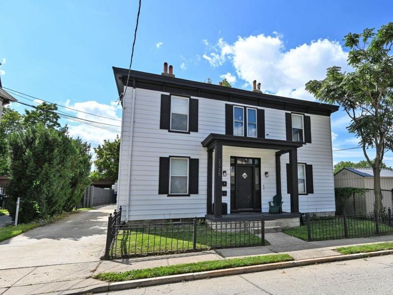 2725 Hackberry Street, Cincinnati, OH 45206 Photo 2