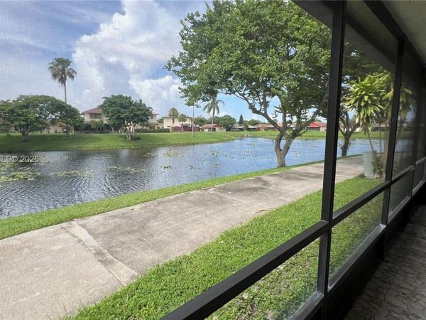 5437 Mendoza St , West Palm Beach, FL 33415