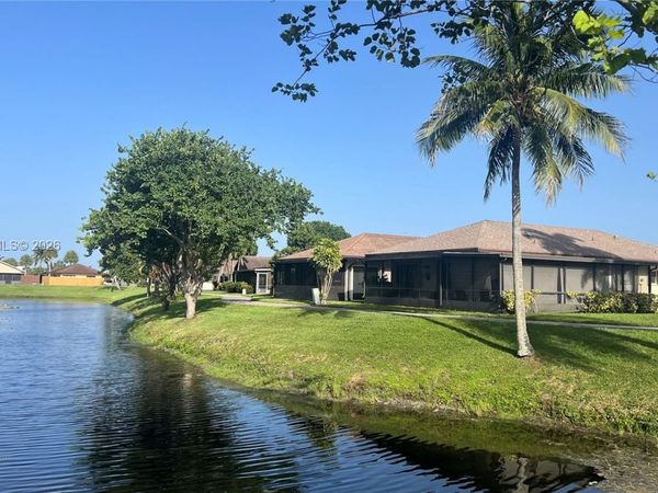 5437 Mendoza St, West Palm Beach, FL 33415