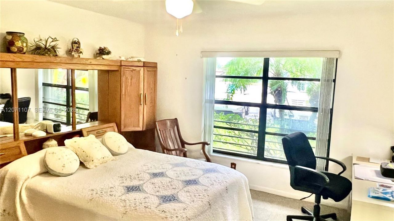 5437 Mendoza St , West Palm Beach, FL 33415 Photo
