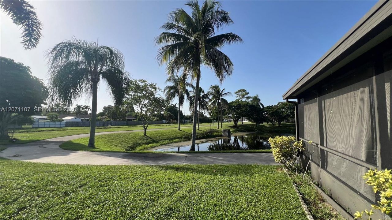 5437 Mendoza St , West Palm Beach, FL 33415 Photo