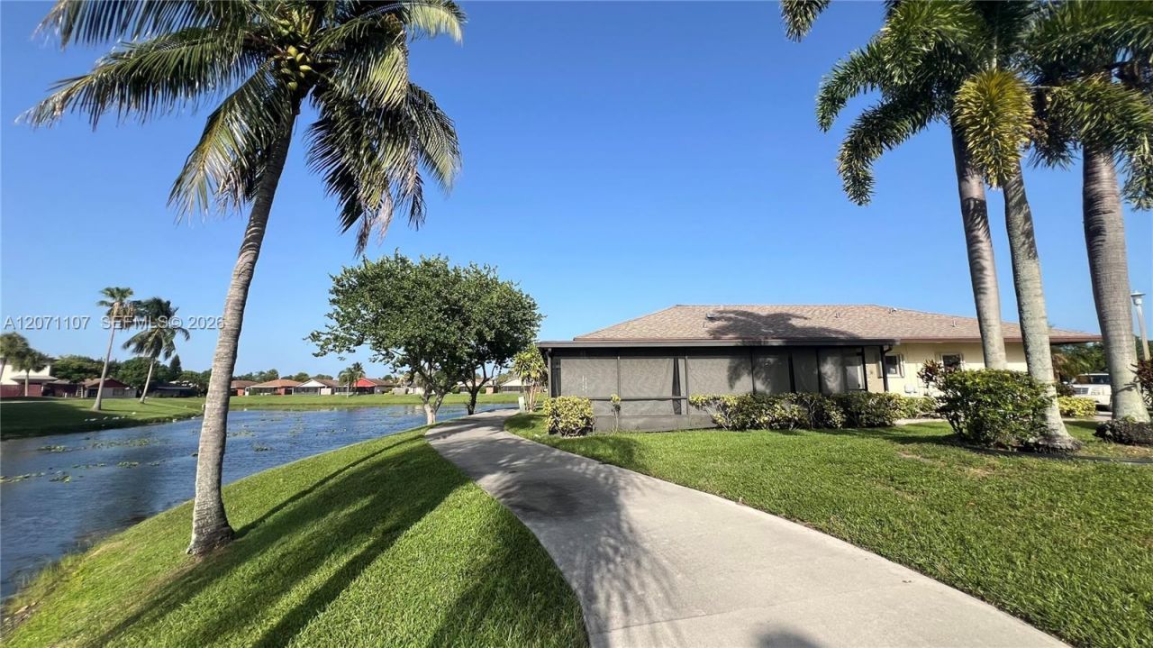 5437 Mendoza St , West Palm Beach, FL 33415 Photo