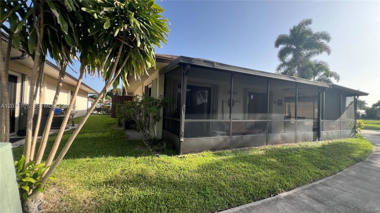 5437 Mendoza St , West Palm Beach, FL 33415 Photo