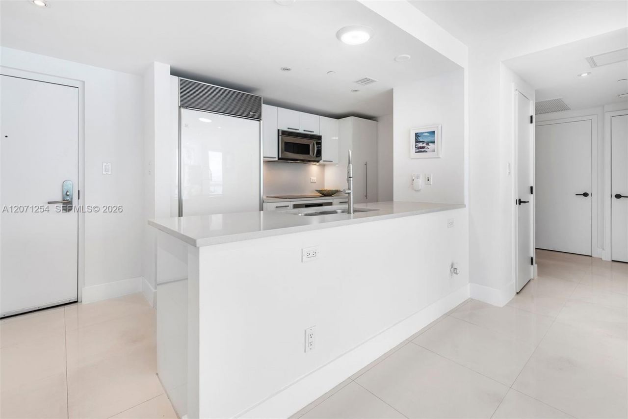 6801 Collins Ave , Unit 1206/1210, Miami Beach, FL 33141 Photo