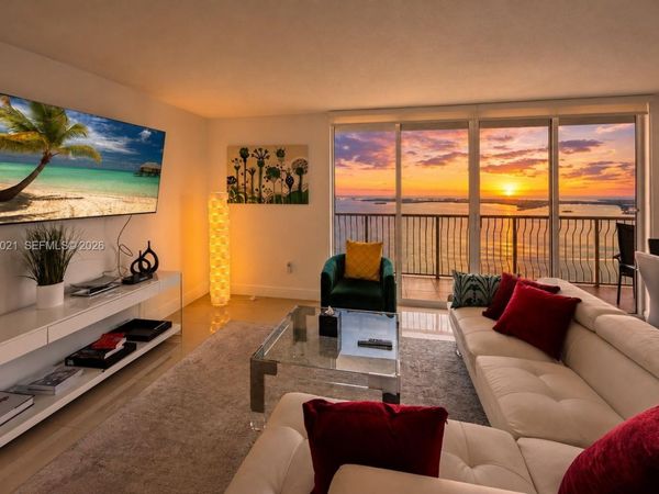 1200 Brickell Bay Dr , Unit 3701, Miami, FL 33131