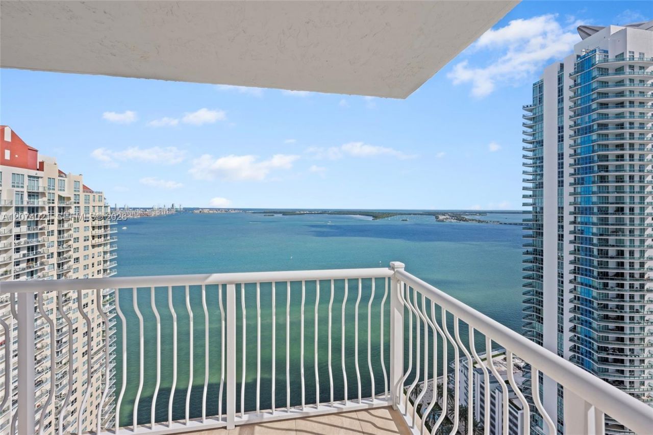 1200 Brickell Bay Dr , Unit 3701, Miami, FL 33131 Photo