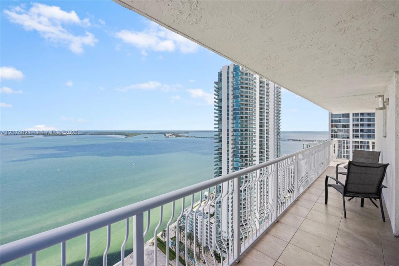1200 Brickell Bay Dr , Unit 3701, Miami, FL 33131 Photo