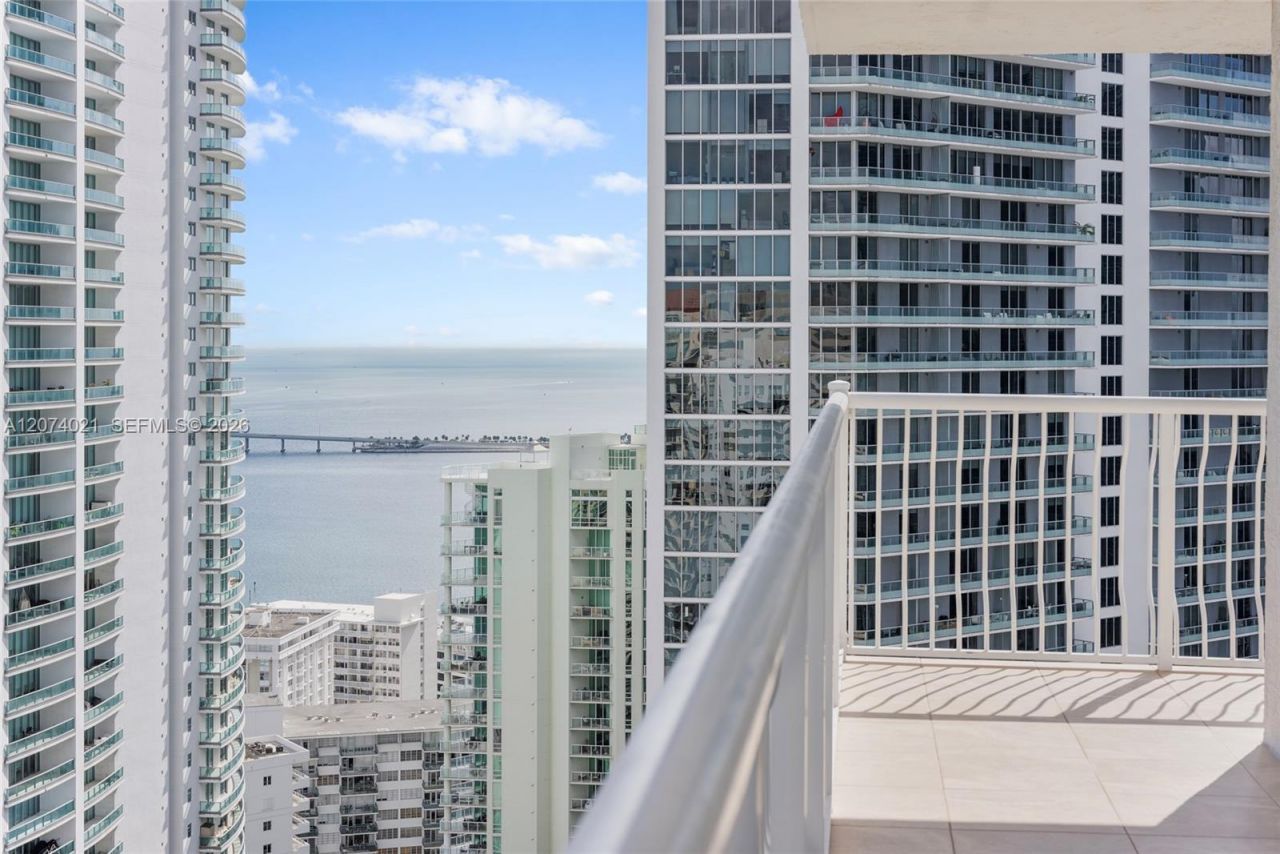 1200 Brickell Bay Dr , Unit 3701, Miami, FL 33131 Photo