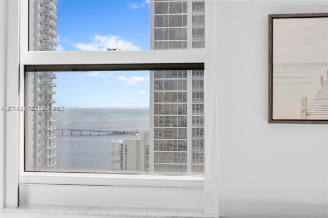 1200 Brickell Bay Dr , Unit 3701, Miami, FL 33131 Photo