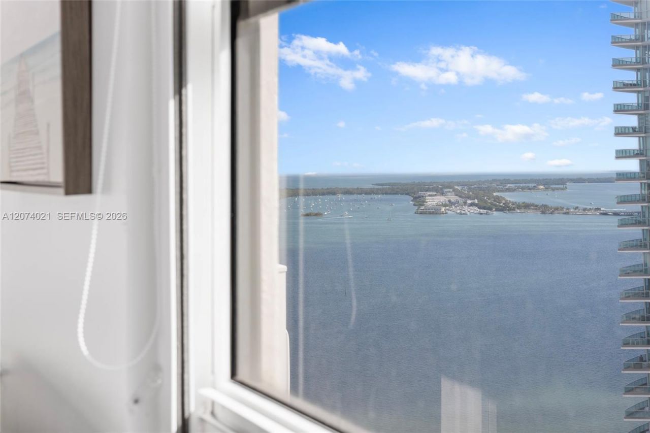 1200 Brickell Bay Dr , Unit 3701, Miami, FL 33131 Photo