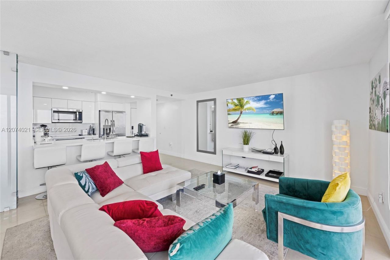 1200 Brickell Bay Dr , Unit 3701, Miami, FL 33131 Photo
