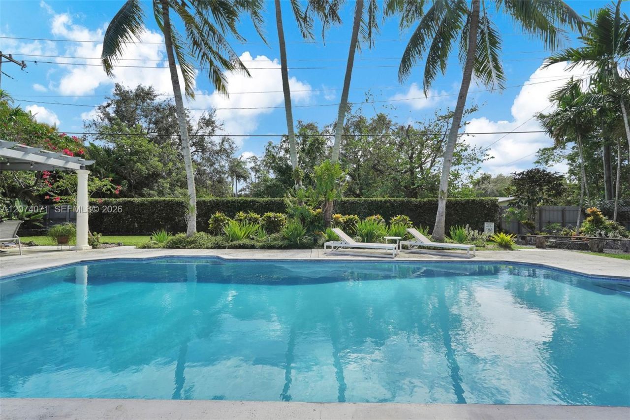 8220 SW 162nd St , Palmetto Bay, FL 33157 Photo