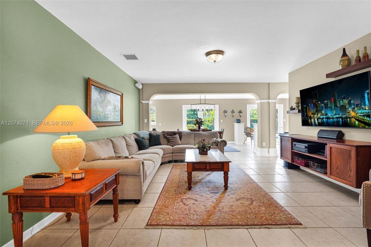 8220 SW 162nd St , Palmetto Bay, FL 33157 Photo