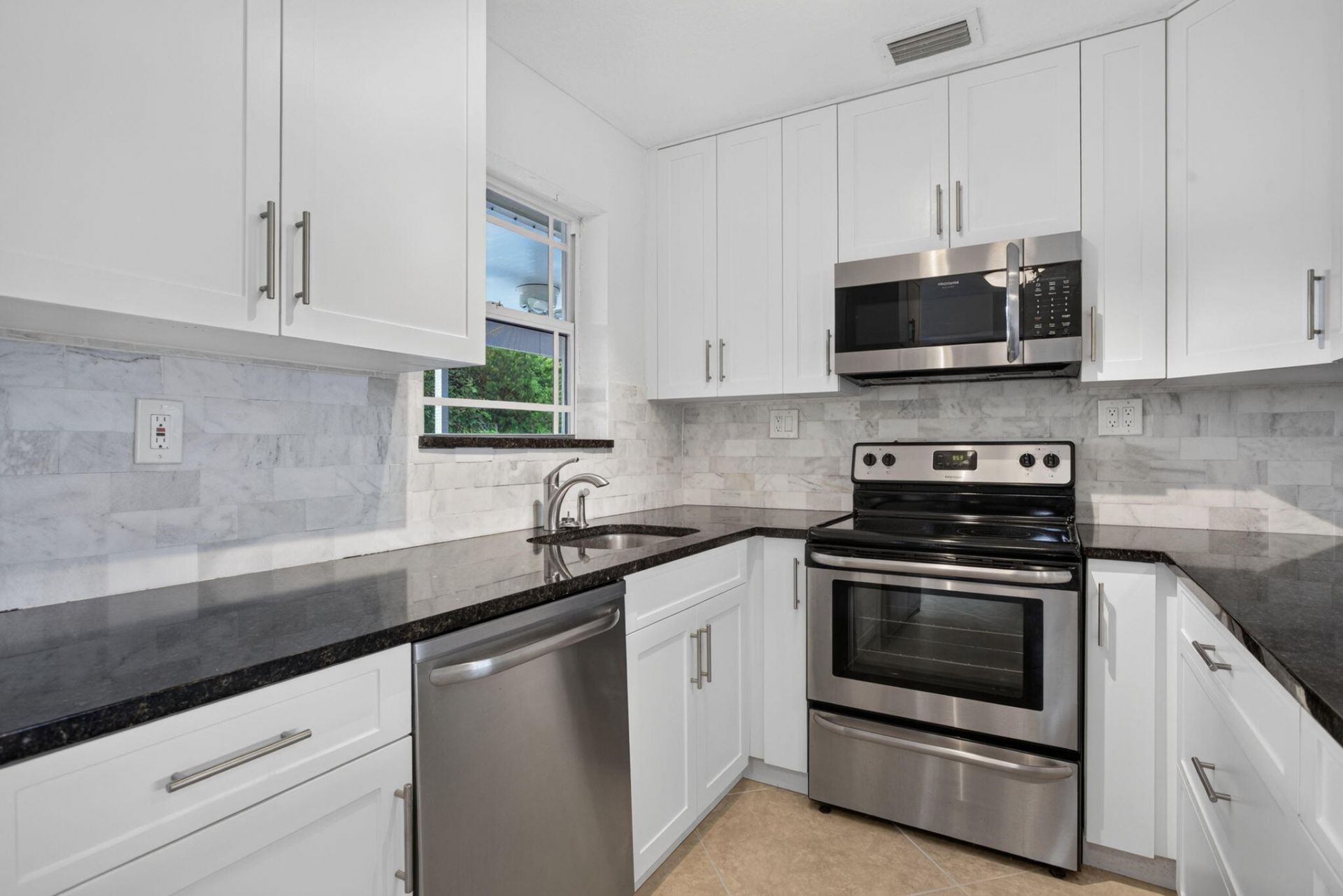 1240 SW 3rd Terrace, Pompano Beach, FL 33060 Photo