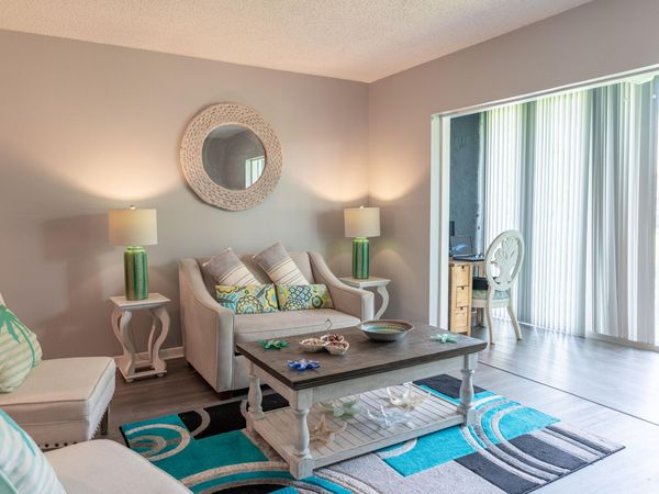 4 ABBEY Lane, Unit 208, Delray Beach, FL 33446