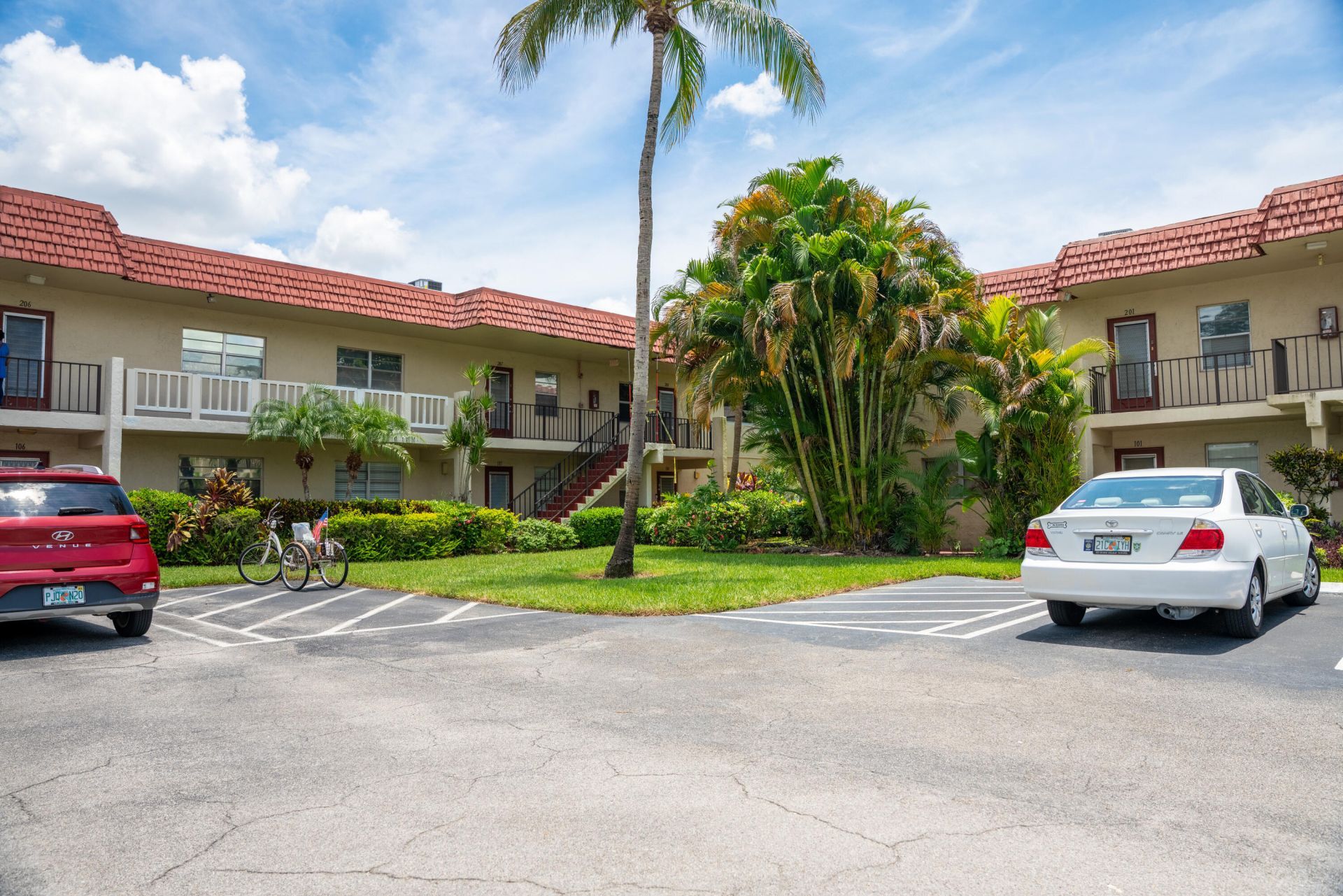 4 Abbey Lane, Unit 208, Delray Beach, FL 33446 Photo