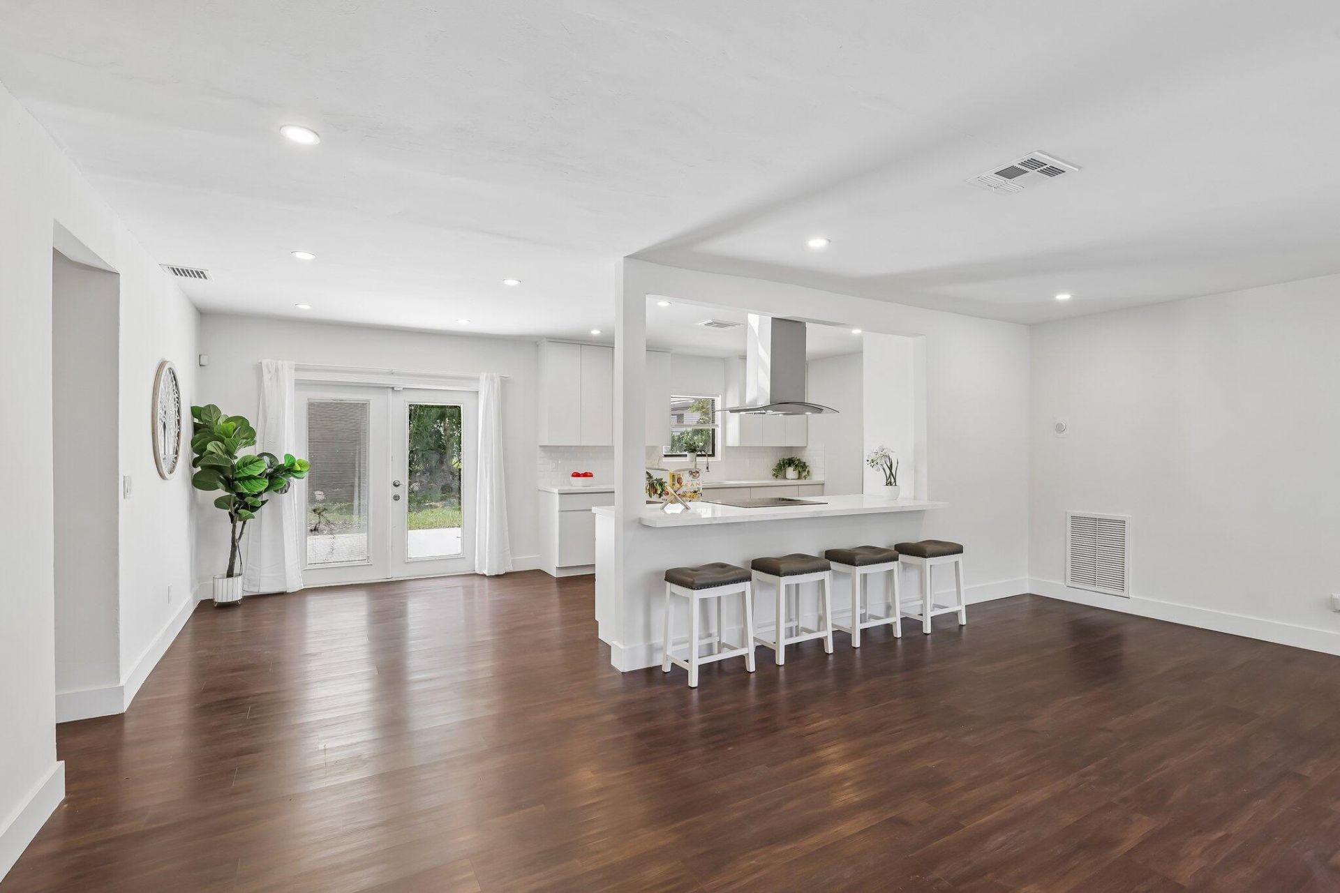 1040 NW 149th Street, Miami, FL 33168 Photo