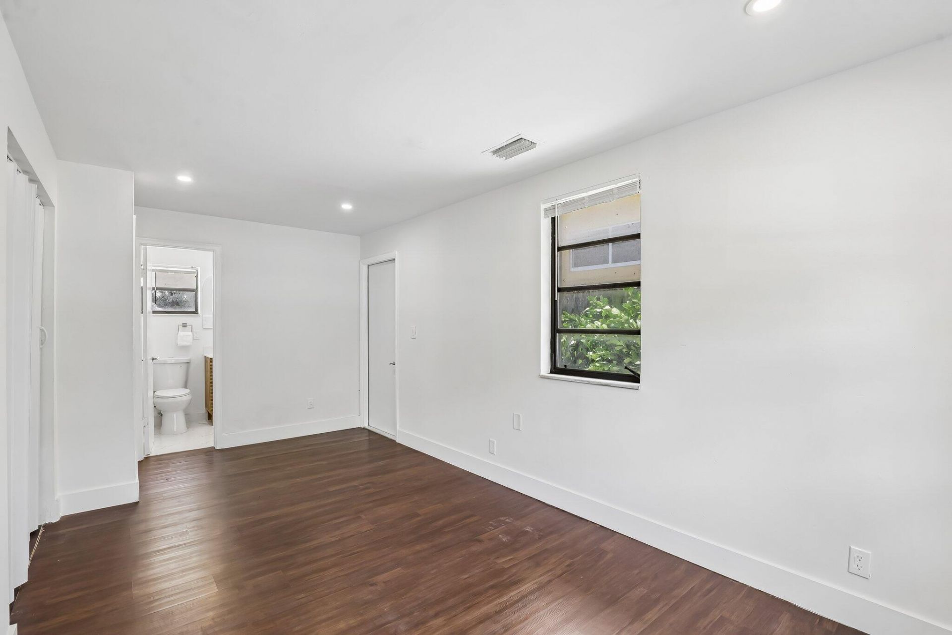 1040 NW 149th Street, Miami, FL 33168 Photo