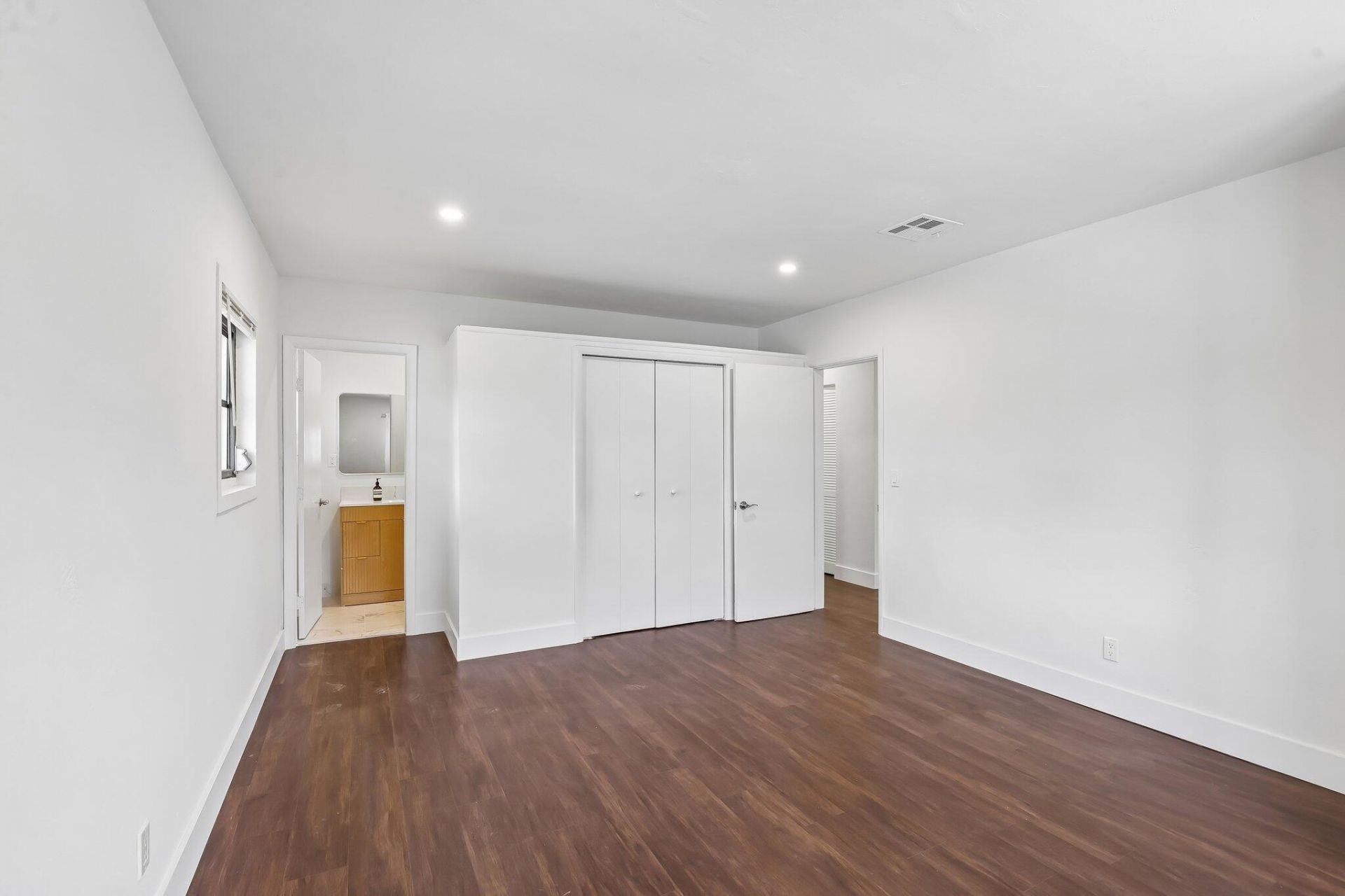 1040 NW 149th Street, Miami, FL 33168 Photo