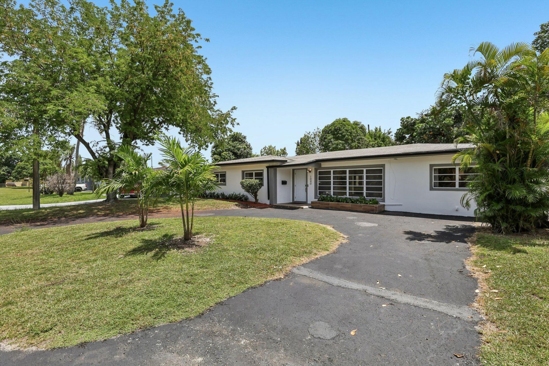 1040 NW 149th Street, Miami, FL 33168 Photo