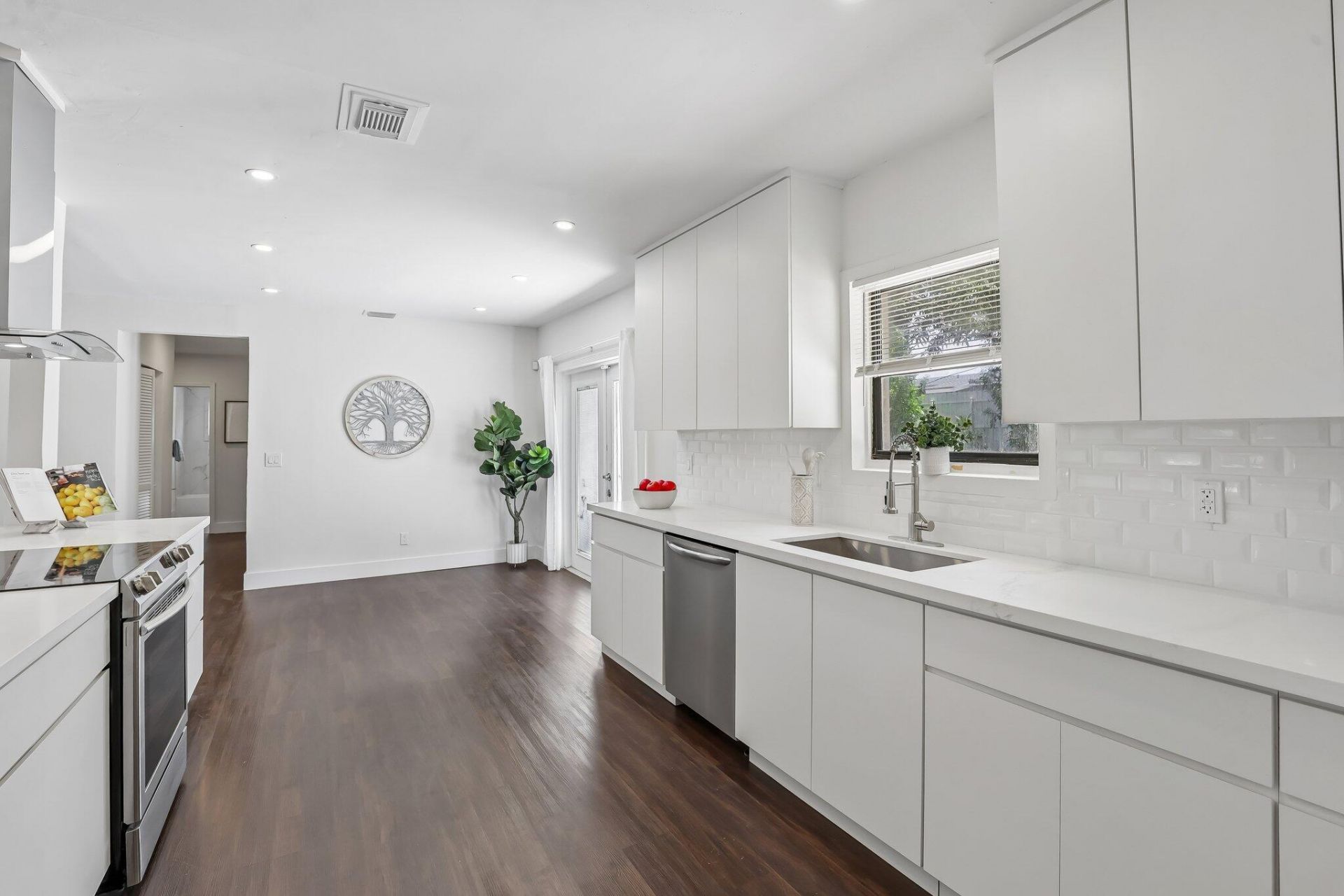 1040 NW 149th Street, Miami, FL 33168 Photo