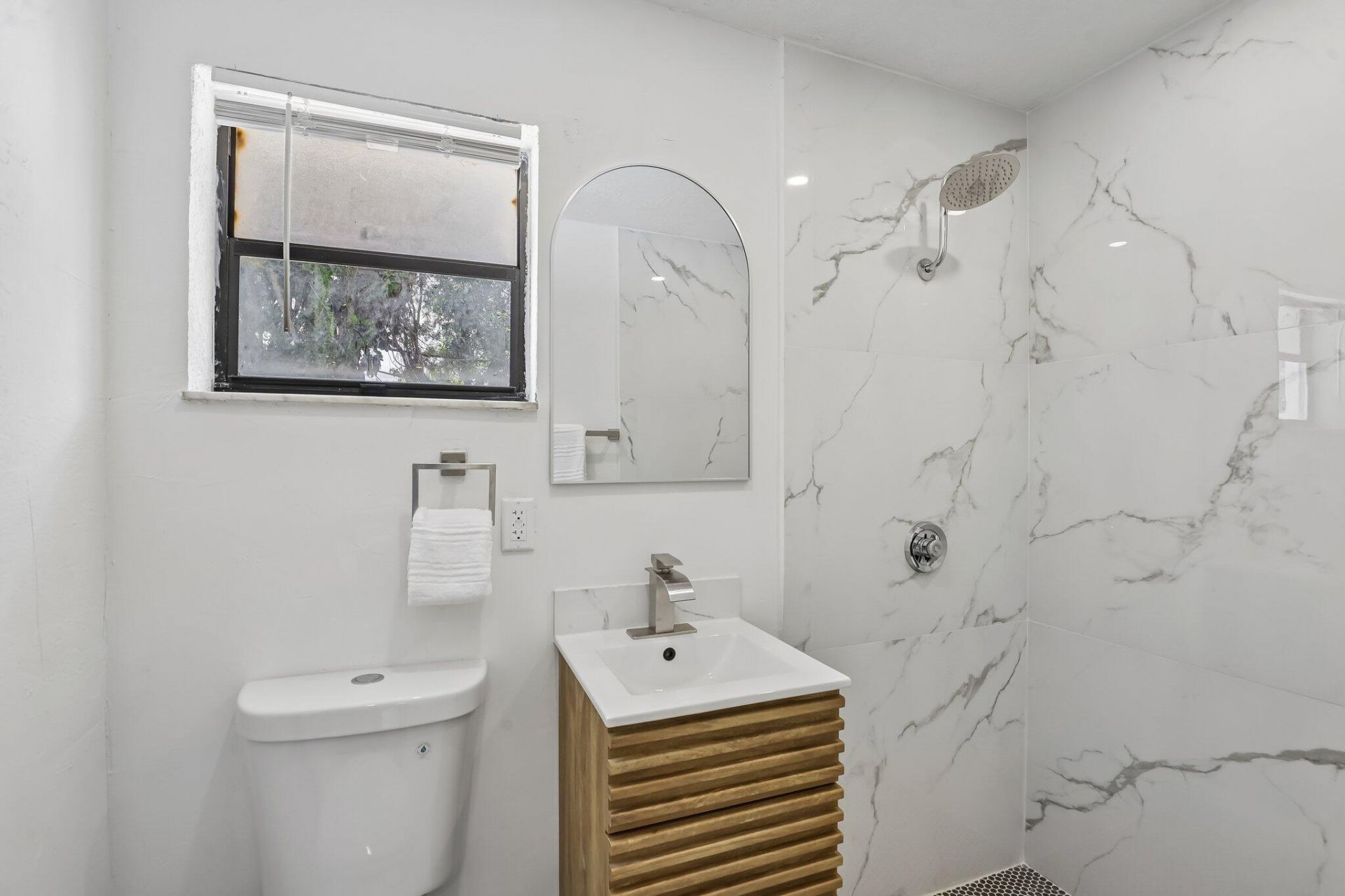 1040 NW 149th Street, Miami, FL 33168 Photo